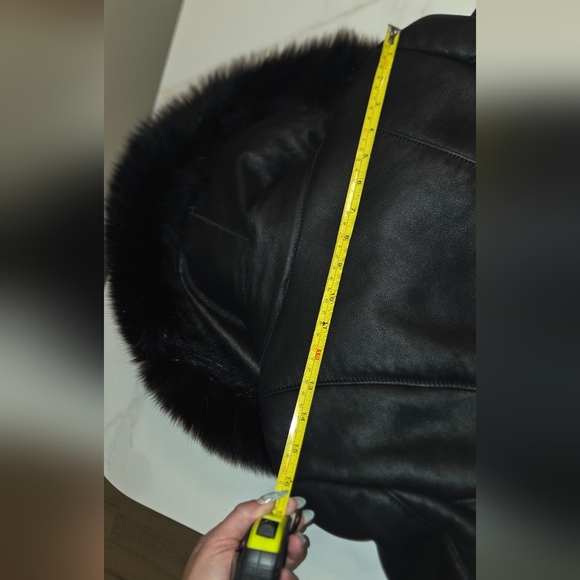 Fox collar shearling jacket - Picture 15 of 16